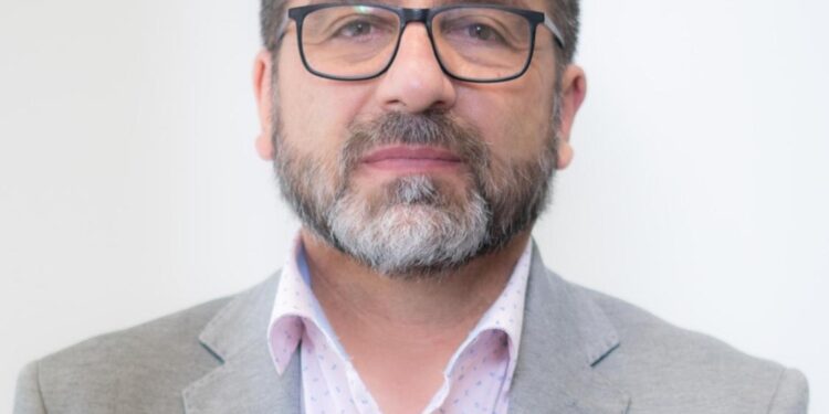 Más allá de la dependencia: una política de atención para un envejecimiento digno.