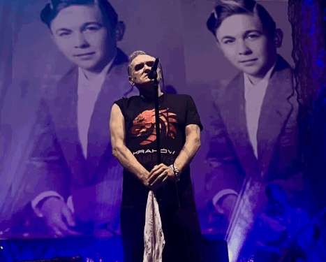 Después de cancelar fechas en EE.UU., Morrissey sigue adelante con su presentación en Santiago.