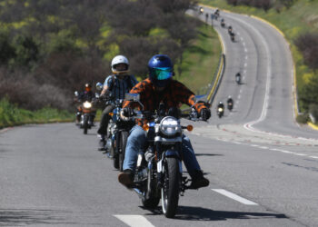 Royal Enfield impulsa el uso del casco en el One Ride 2025.