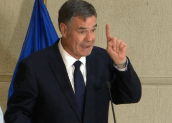 Ossandón plantea que el fracaso del voto con multa sería un «suicidio legislativo para el Gobierno».