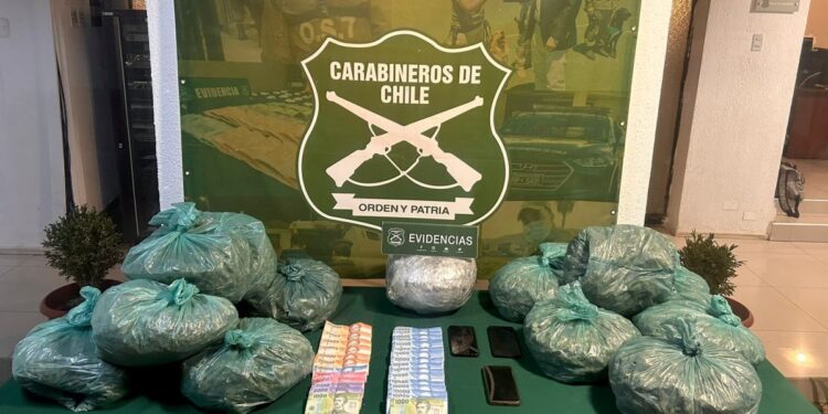 Detienen en La Ligua a un par delictivo dedicado al transporte de drogas desde el norte.