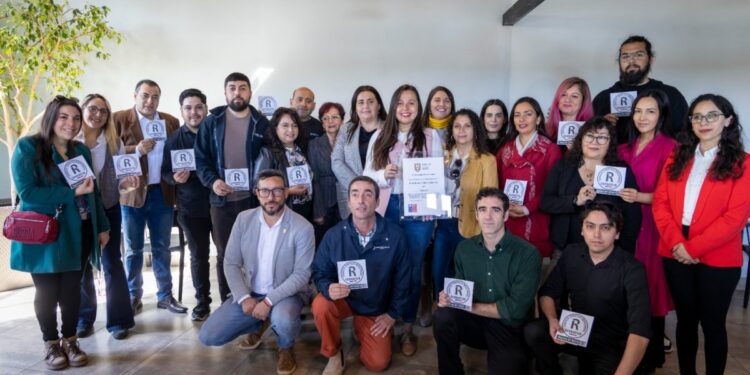 Servicios turísticos de Valparaíso recibieron el Sello R por su calidad y estándares.