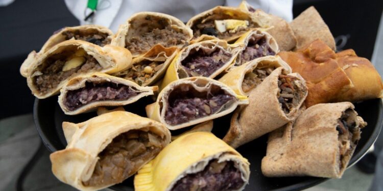 Invitan a unirse al concurso tradicional que selecciona la mejor empanada de Valparaíso.