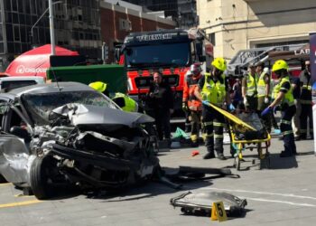 Feria de Emergencia y Seguridad por Fiestas Patrias: entidades exhibieron su labor en un simulacro de accidente en Valparaíso.