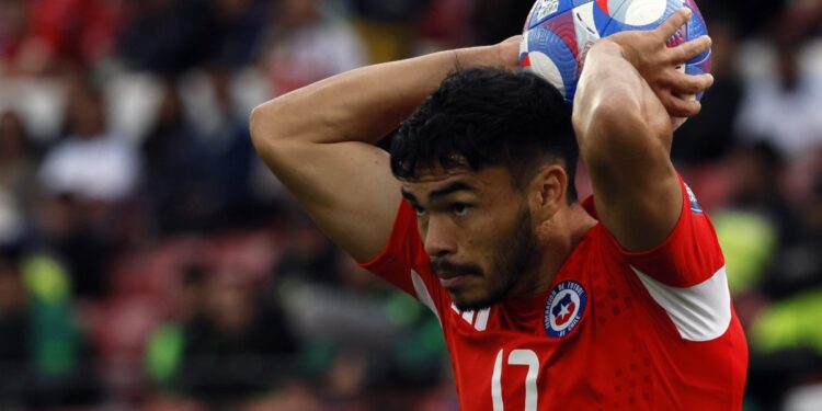 Gabriel Suazo expresó su pesar por la derrota de Chile ante Brasil, pero tiene confianza en la «nueva generación de jugadores».