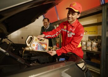 Chequeo de lubricantes esencial para viajes largos en auto