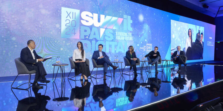 Salud digital e IA son protagonistas en el XIII Summit País Digital 2025.