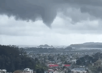 Armada verifica la presencia de una tromba marina en el río Biobío tras publicaciones virales en redes sociales.