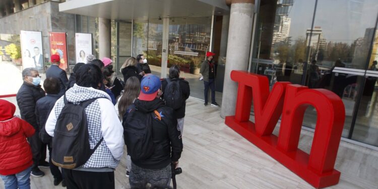TVN disminuyó sus pérdidas en el primer semestre y anunció un proceso de transformación.
