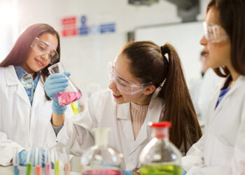 En el Día Nacional de las Ciencias para cabros y cabras