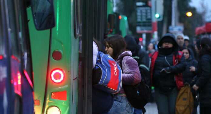 Cámara de Diputados da luz verde a proyecto que pone más duro el castigo a la evasión en el transporte público.
