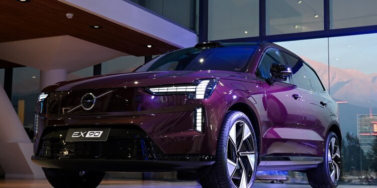 Volvo EX90: tecnología e IA que marcan el futuro de la conducción en Chile.