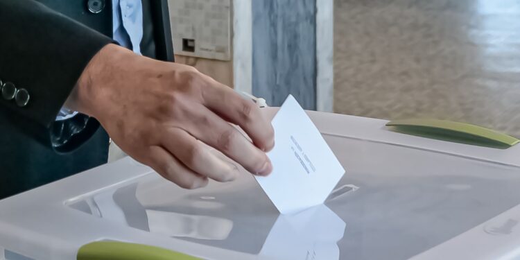 Aprobaron multa por no votar y nueva norma para el voto de extranjeros.