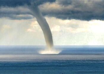 Armada lanza alerta especial por riesgo de trombas marinas: descubre las comunas potencialmente afectadas.