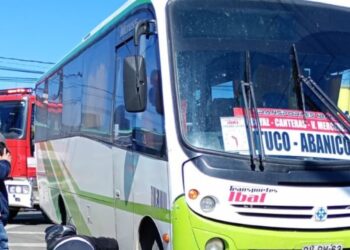 Mujer en estado grave tras ser atropellada por un micro a pocas cuadras del centro de Los Ángeles.