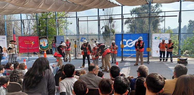 CGE lanza la campaña «Volantín Seguro» en la Escuela Santos Rubio de Pirque.