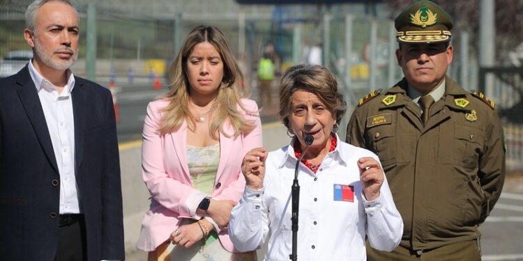 Más de un millón de autos se escapan de Santiago por Fiestas Patrias.