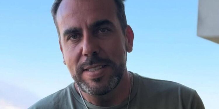 Francisco Kaminski genera especulaciones sobre su participación en un nuevo reality tras publicar una enigmática foto en Mega.