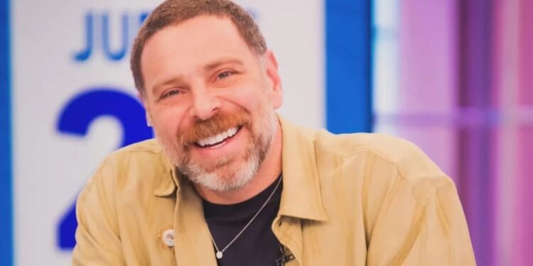 José Antonio Neme se lanza a la actuación: hará su debut en la nueva teleserie nocturna de Mega.