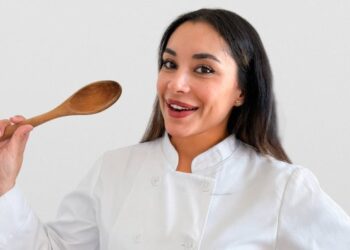 «Arenita» vuelve a la televisión chilena como nueva participante de «El Internado» y revela su decisión: «Estuve a punto de rechazar la oferta».