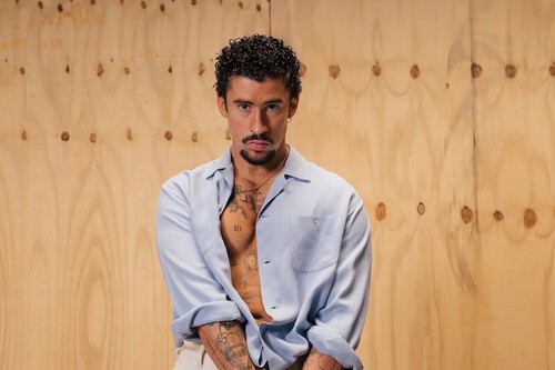 Bad Bunny será el encargado de abrir el show del Super Bowl, lo que ha generado inquietud entre sus seguidores chilenos.