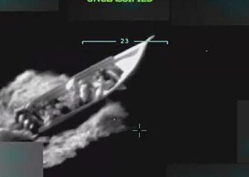 [VIDEO] Trump confirma ataque mortal a barco venezolano que llevaba droga