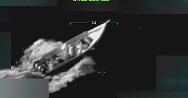 [VIDEO] Trump confirma ataque mortal a barco venezolano que llevaba droga