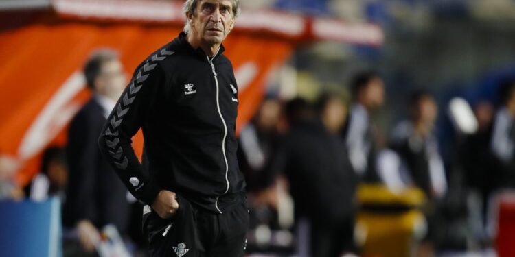 Un autogol del capitán privó al Real Betis de Manuel Pellegrini de mantener su invicto.