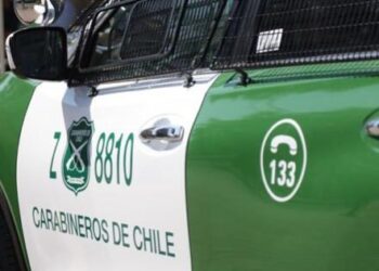 Carabinero dispara a delincuentes que intentaron robar un auto en Cerrillos.