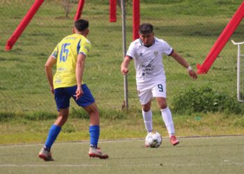 Chimbarongo sucumbe frente al líder y se posiciona en zona de descenso.