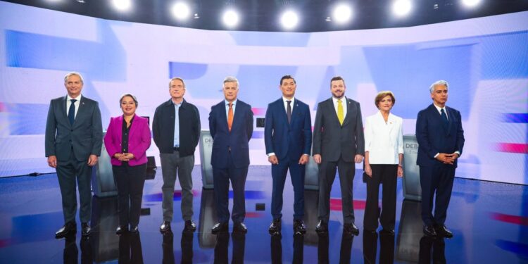 Encuesta Panel Ciudadano-UDD: Kast y Matthei disminuyen tras el debate en TV, mientras Kaiser aumenta 4 puntos.