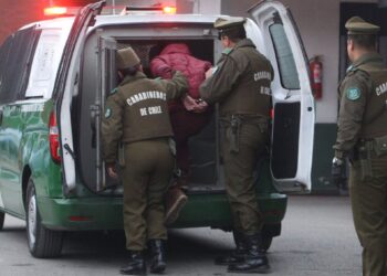 Detienen a dos adolescentes de 14 años y a uno de 16 por un violento portonazo a una mujer en Lo Prado.