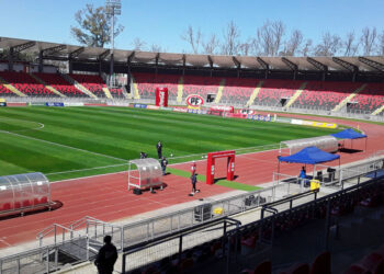 Talca homenajea a Iván “Pocholo” Azócar: el Estadio Fiscal adopta su nuevo nombre.