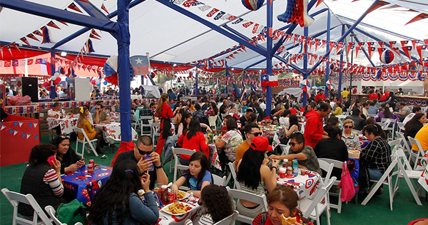 Colina se alista para unas Fiestas Patrias 2025 repletas de música, fondas y tradiciones.