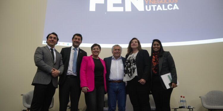 Candidatos al Senado abordan las demandas del Maule en un foro abierto en Talca.