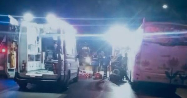 Accidente en Lampa: bus choca con moto y hay heridos