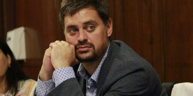 Las elecciones tienen que ser definidas por chilenos.