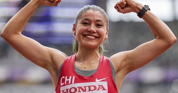 Nicole Urra, la maratonista de Colina, debuta en el Mundial de Tokio y finaliza la dura competencia.