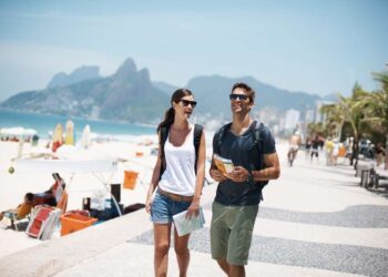 Destinos cercanos con buen tiempo están pegando fuerte.