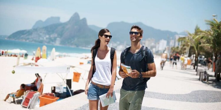 Destinos cercanos con buen tiempo están pegando fuerte.