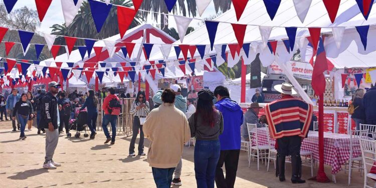 Fondas y ramadas alegrarán las Fiestas Patrias en el Parque Río Claro de Talca 2025.