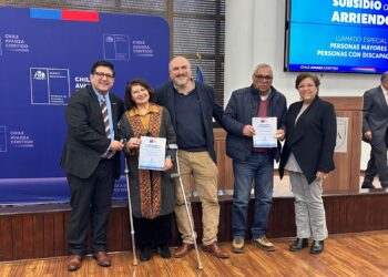 Personas mayores y con discapacidad obtienen subsidios de arriendo en la región del Maule.