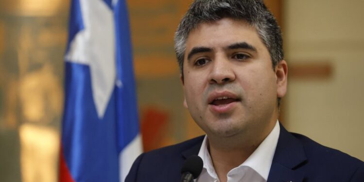 El diputado Tomás Lagomarsino cuestiona la urgencia del proyecto de aborto al considerar que tiene «fines electorales».