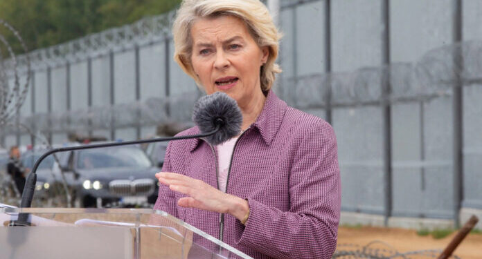 Avión que llevaba al líder de la Unión Europea habría sufrido una supuesta interferencia rusa en su GPS.
