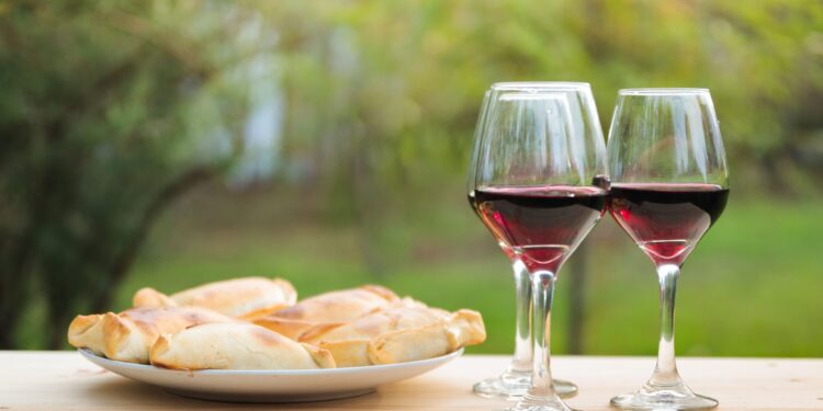Cinco recomendaciones para seleccionar el vino ideal en estas Fiestas Patrias.