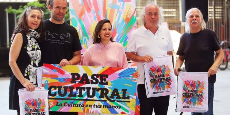 Ministra de las Culturas revela nuevos descuentos en el Pase Cultural.