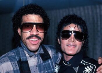 Lionel Richie revela el lado desconocido de Michael Jackson durante su apogeo: «Era muy hediondo».