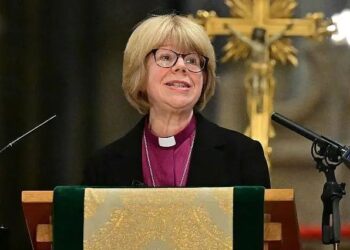 Por primera vez en casi 500 años de historia, la Iglesia anglicana elige a una mujer como su máxima autoridad.