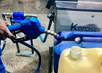 Enap anuncia nueva disminución en el precio de la parafina para esta semana.