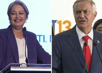 Encuesta CEP: Jara va a la cabeza en la carrera presidencial, pero Kast lo tiene pegado.